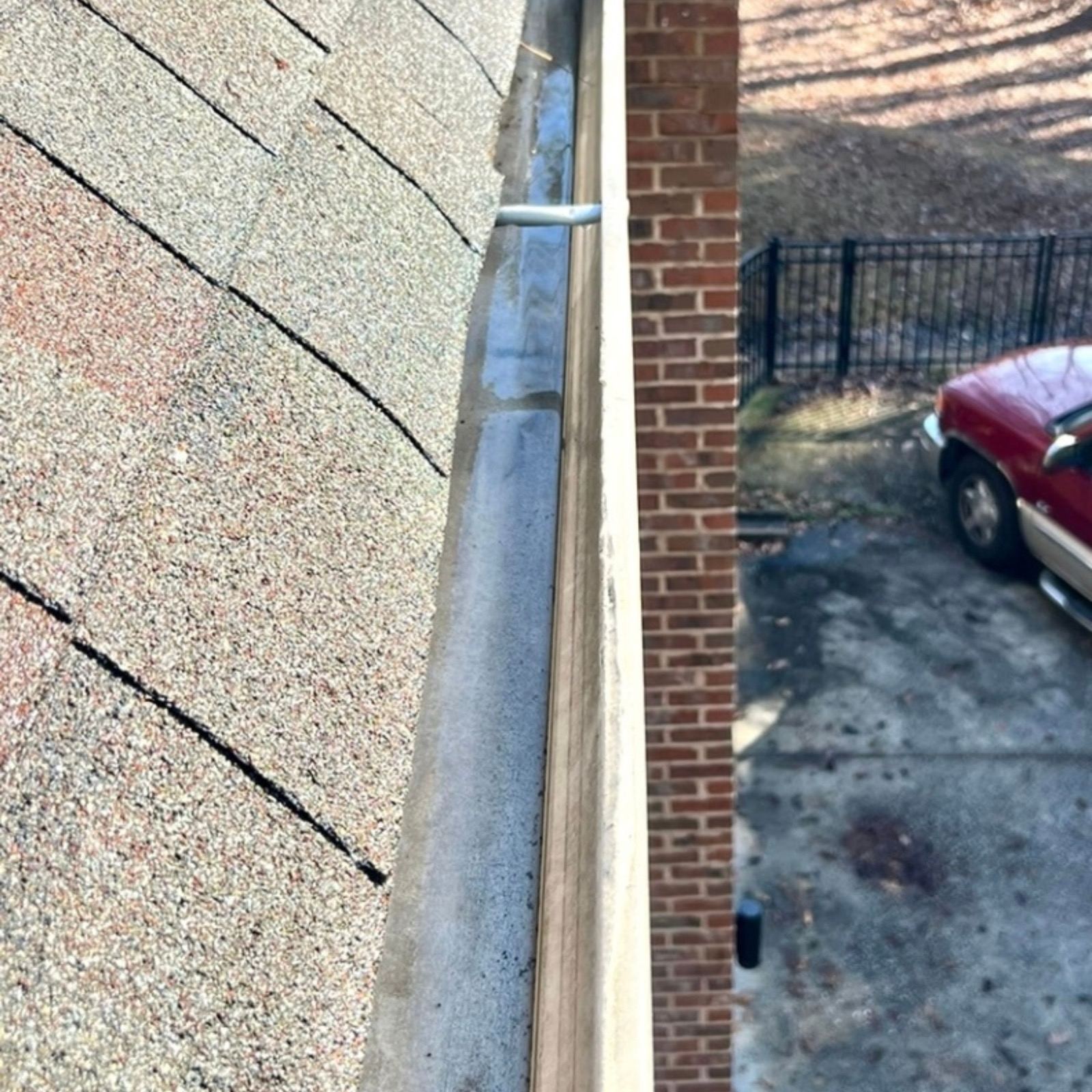 Cleaned gutters and roofline
