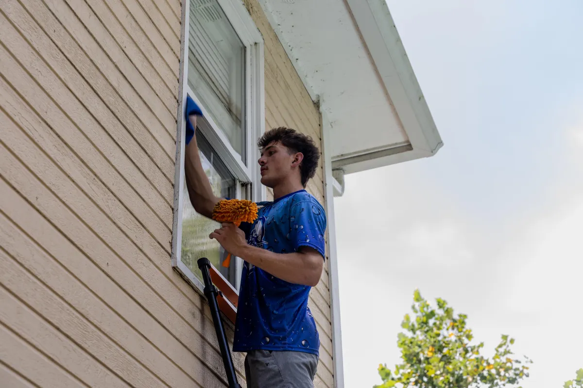 Detailing a window by hand